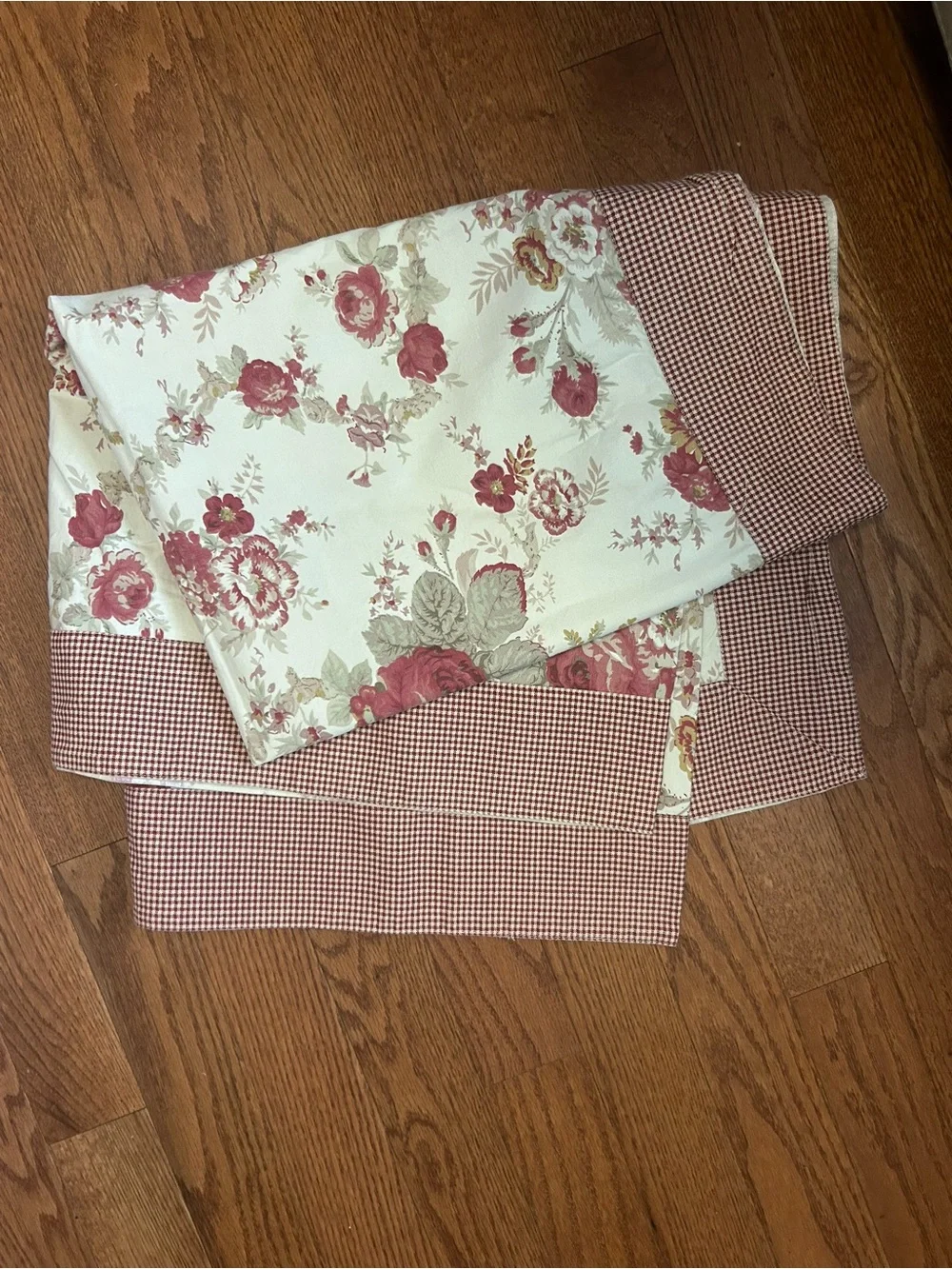 Waverly Cream Table Cloth with Rose Floral and Rose Gingham Trim Garden Rose